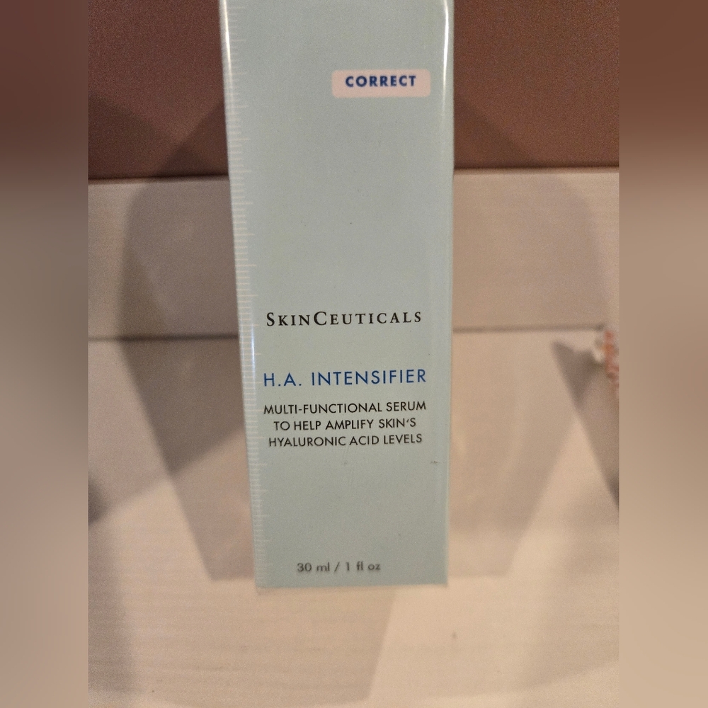 SkinCeuticals H.A. Intensifier Serum - Pale Blue